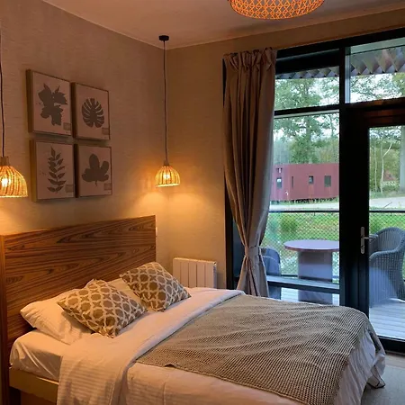 Charming For 6 Guests *