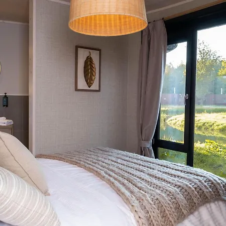 Charming For 6 Guests *